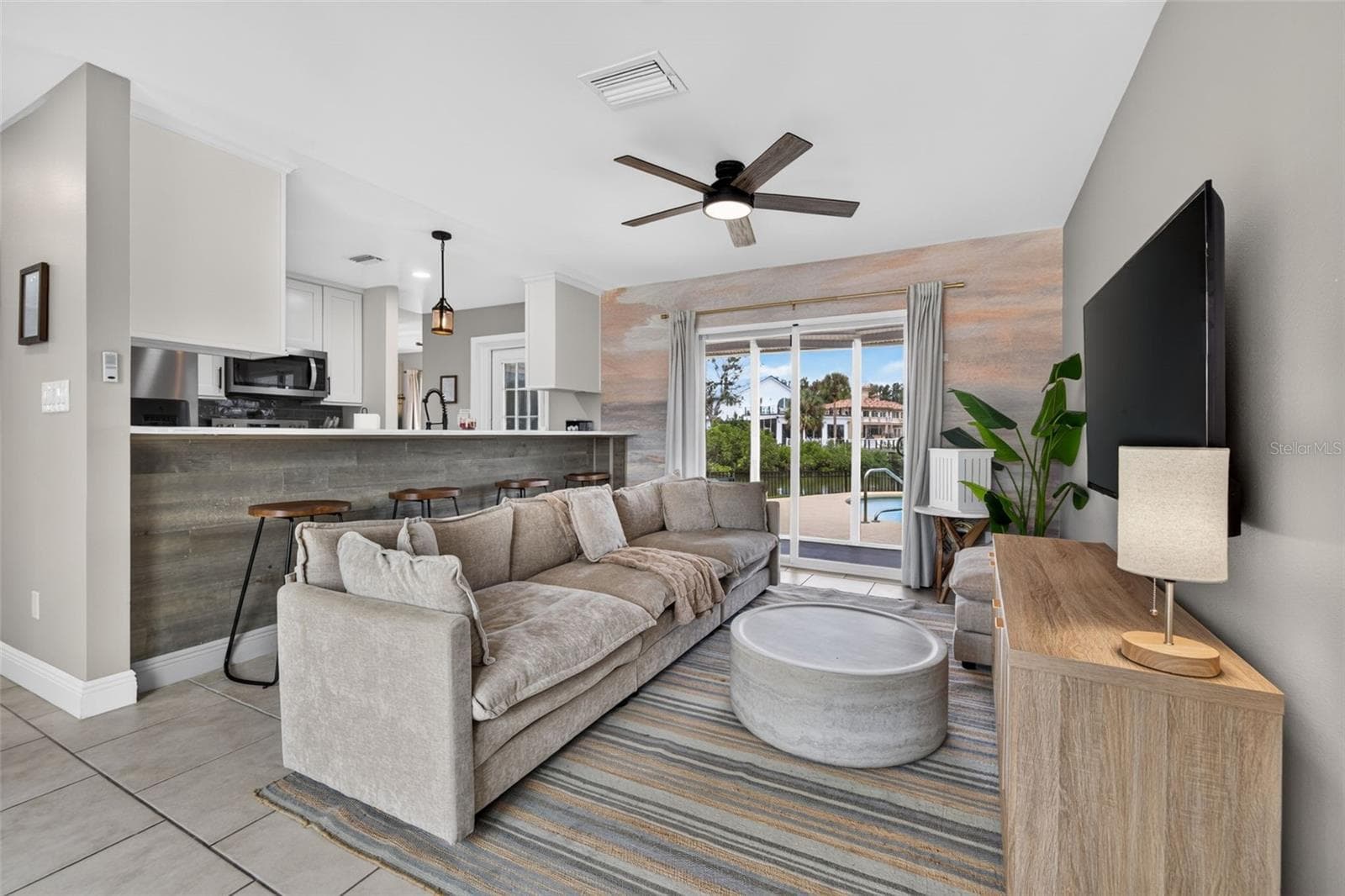 8727 Bay Crest Ln photo 4
