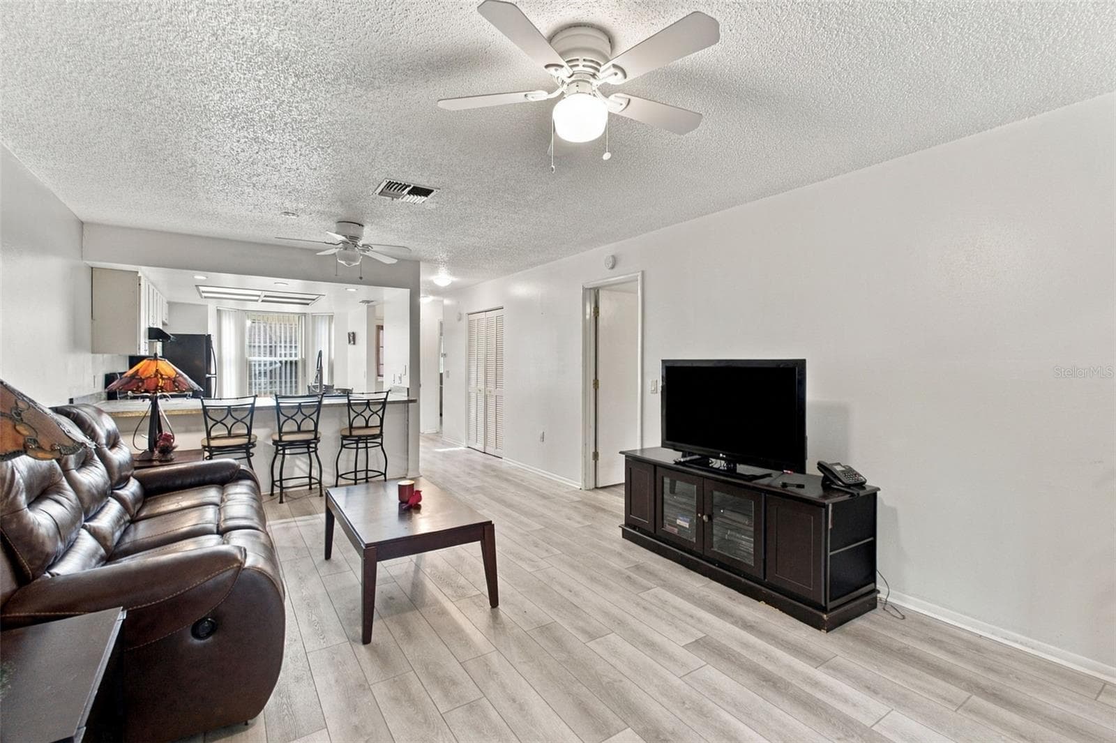 2058 Woodcutter CT photo 5