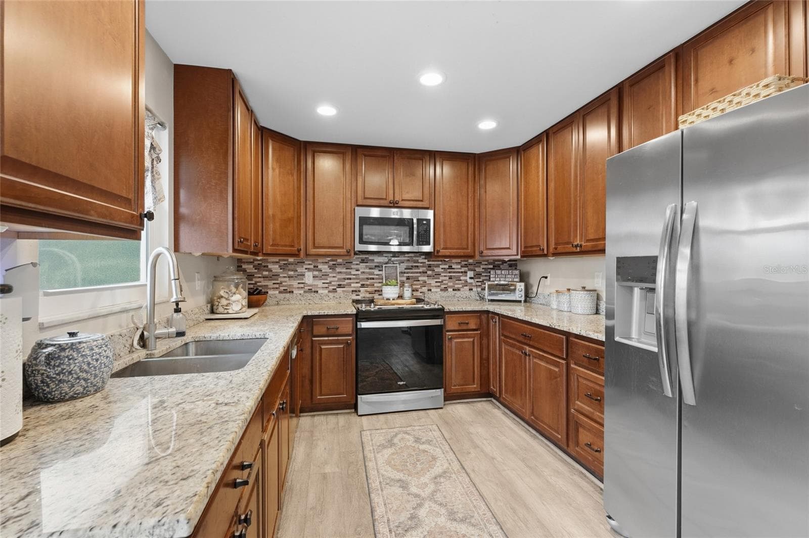 2112 S Brink Ave photo 5