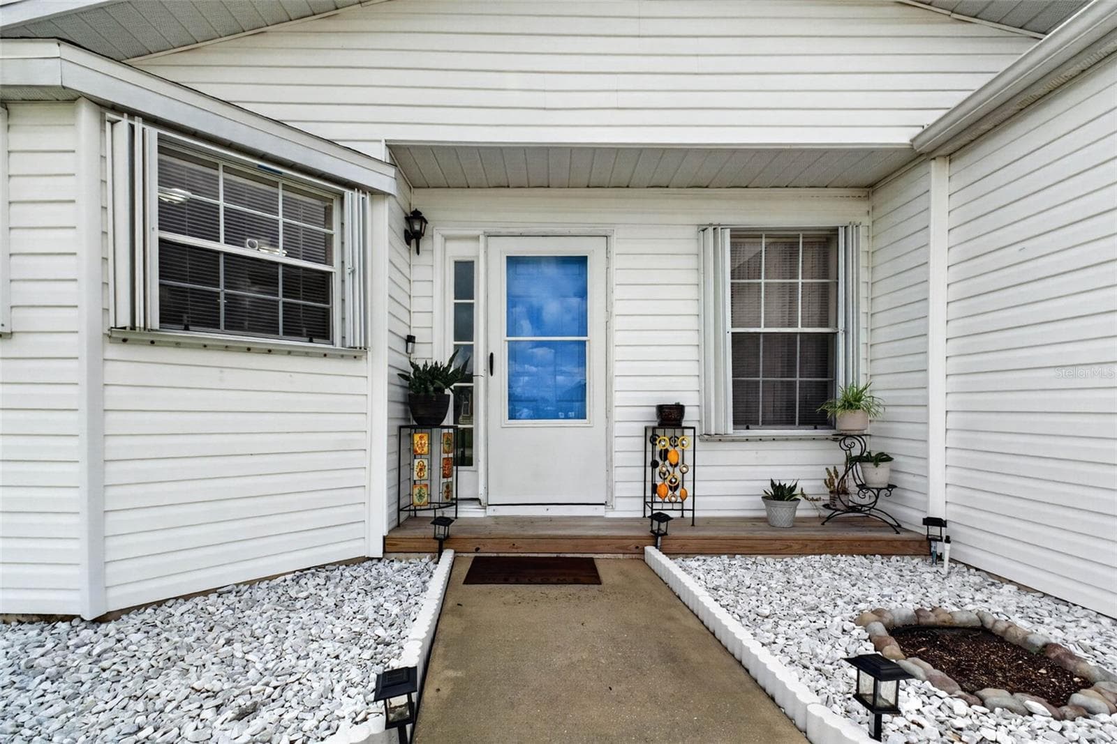 6364 Lolly Bay Loop NE photo 2