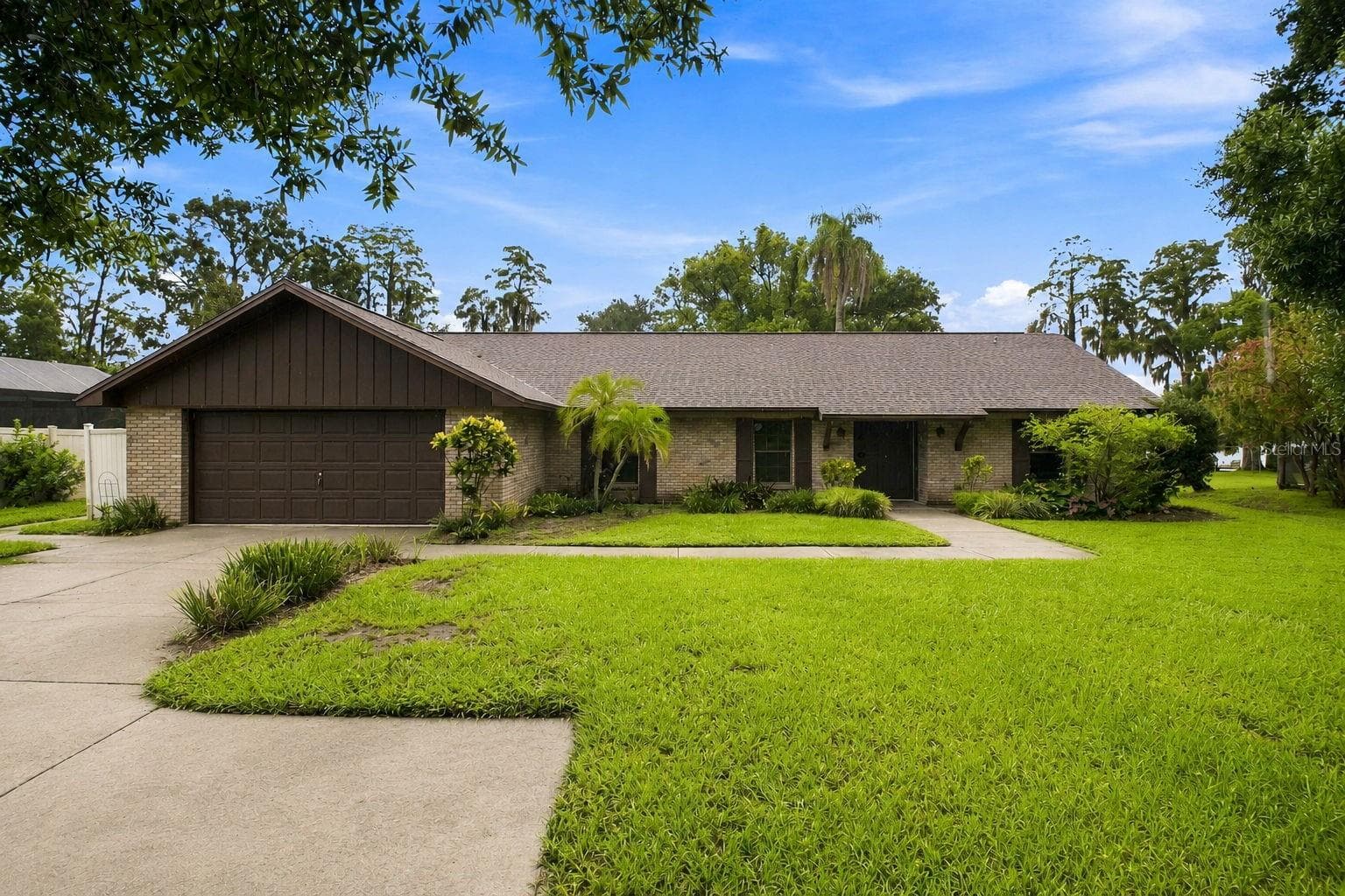 15301 Lake Maurine Dr photo 3