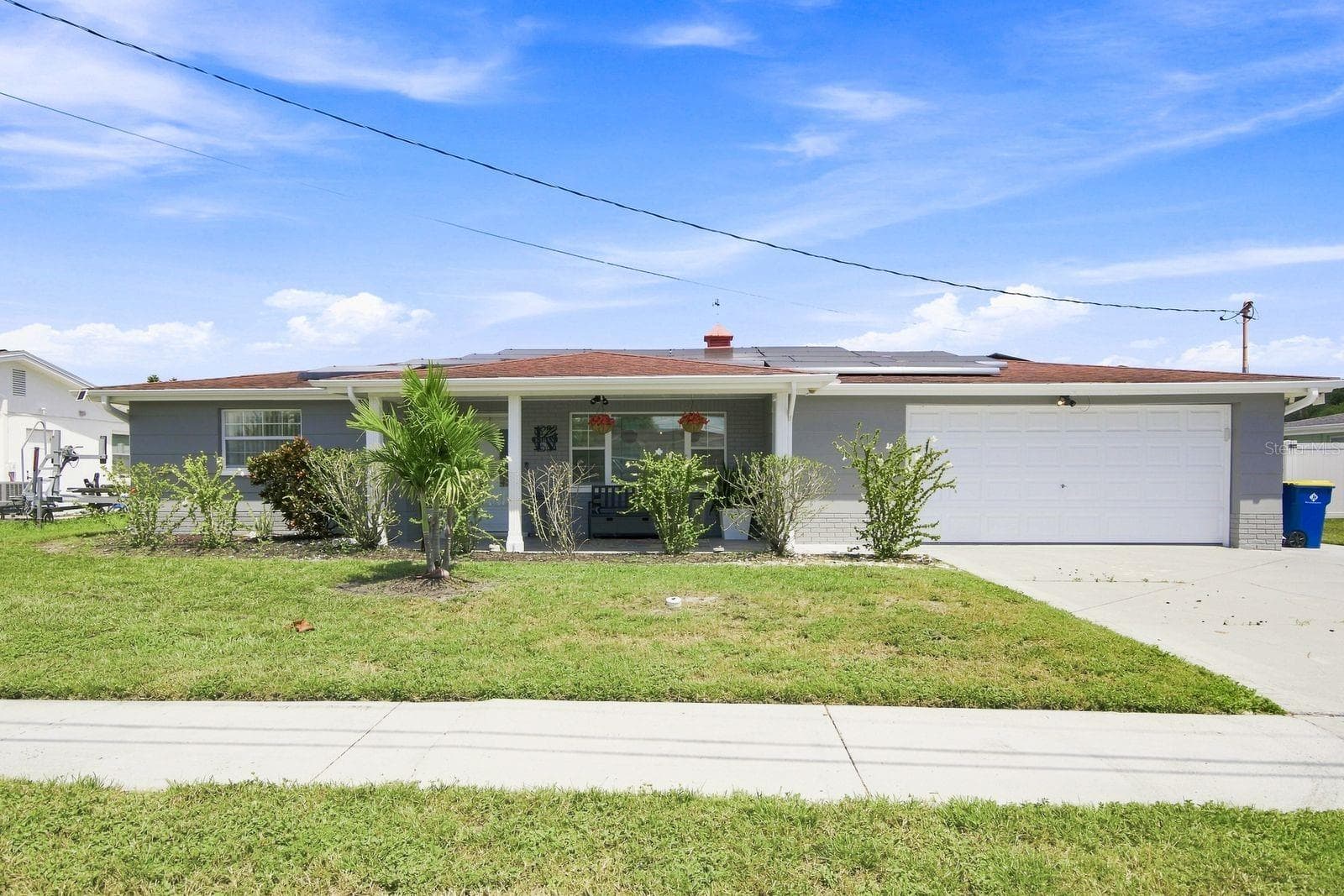 1324 Chancellor Dr photo 3