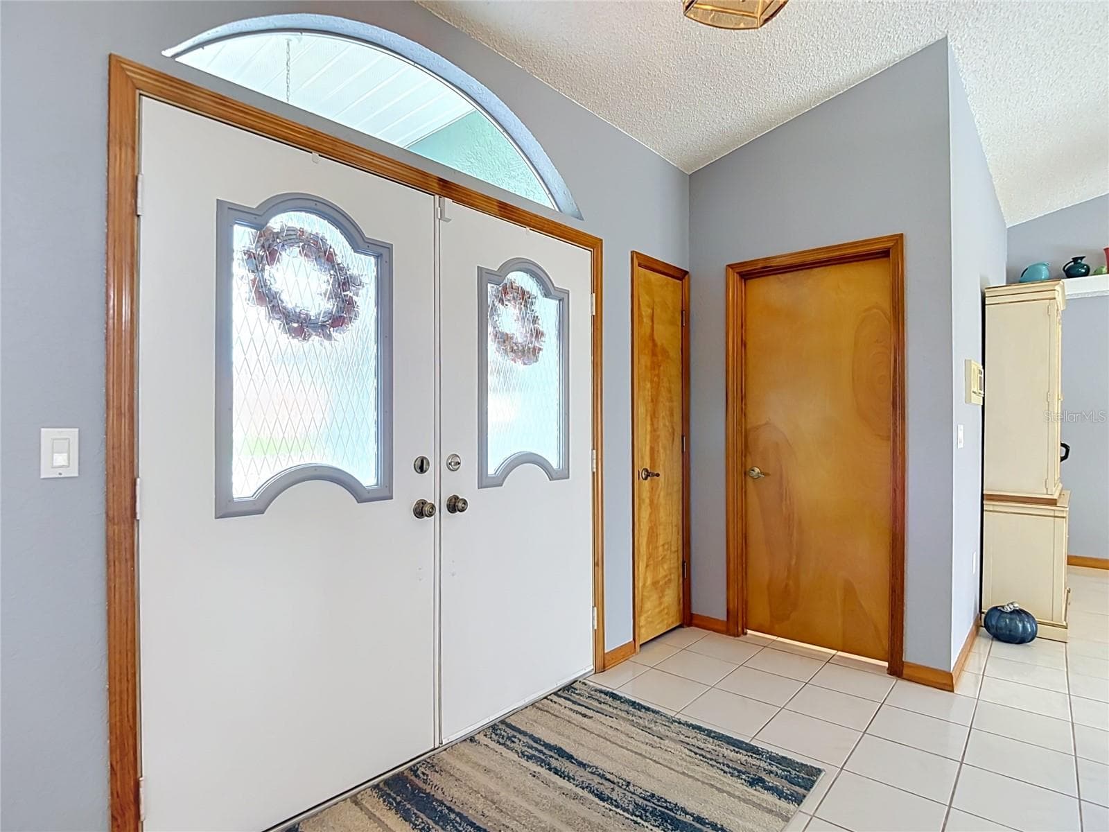8108 Shorecrest CT photo 3