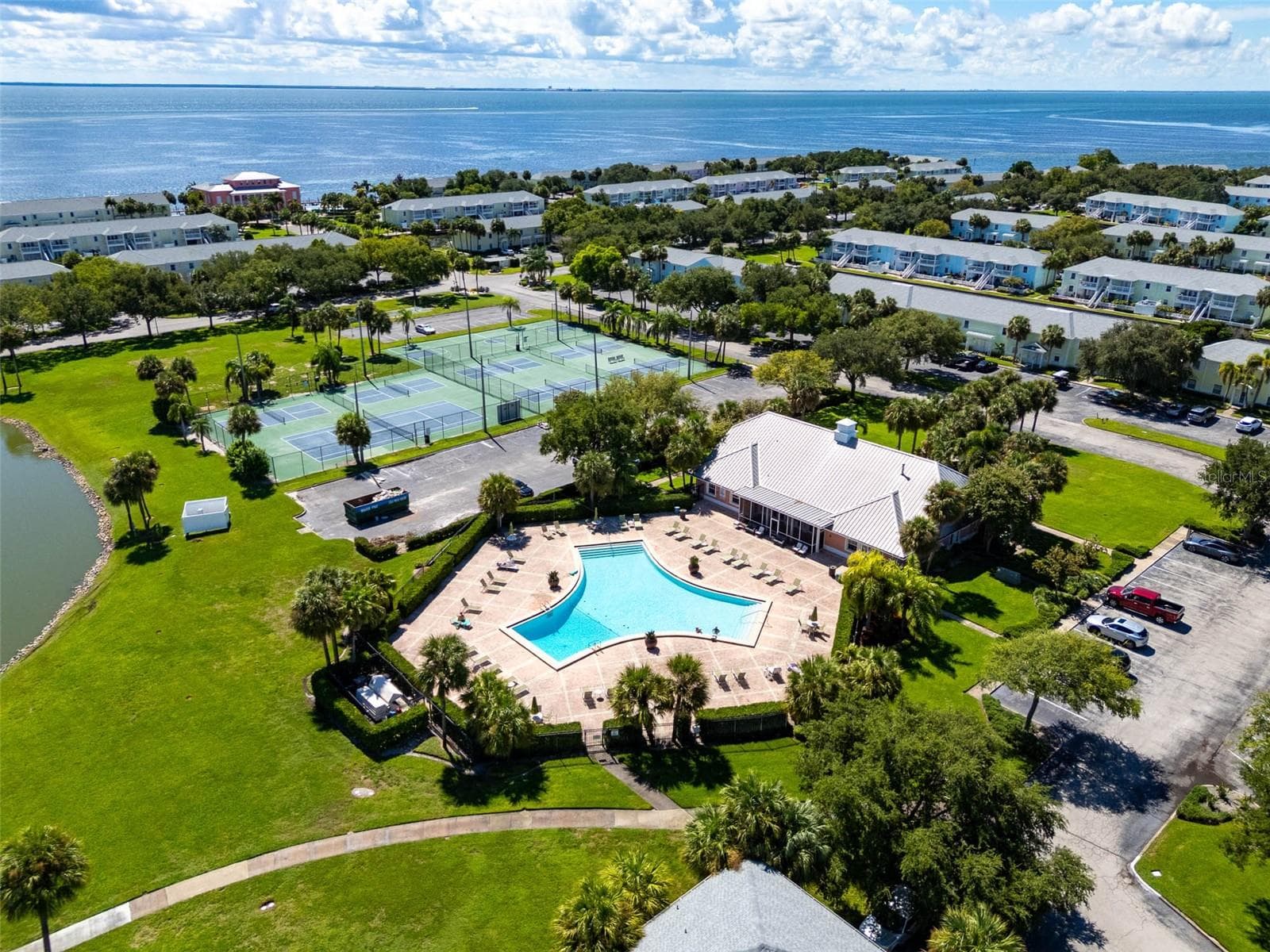 4752 Coquina Key Dr SE photo 2