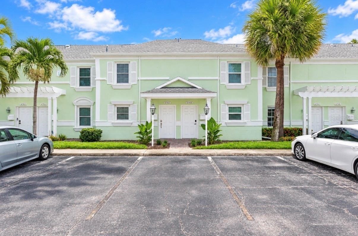 4752 Coquina Key Dr SE photo 3