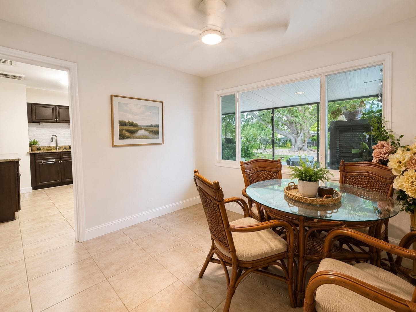105 Margaret St photo 4