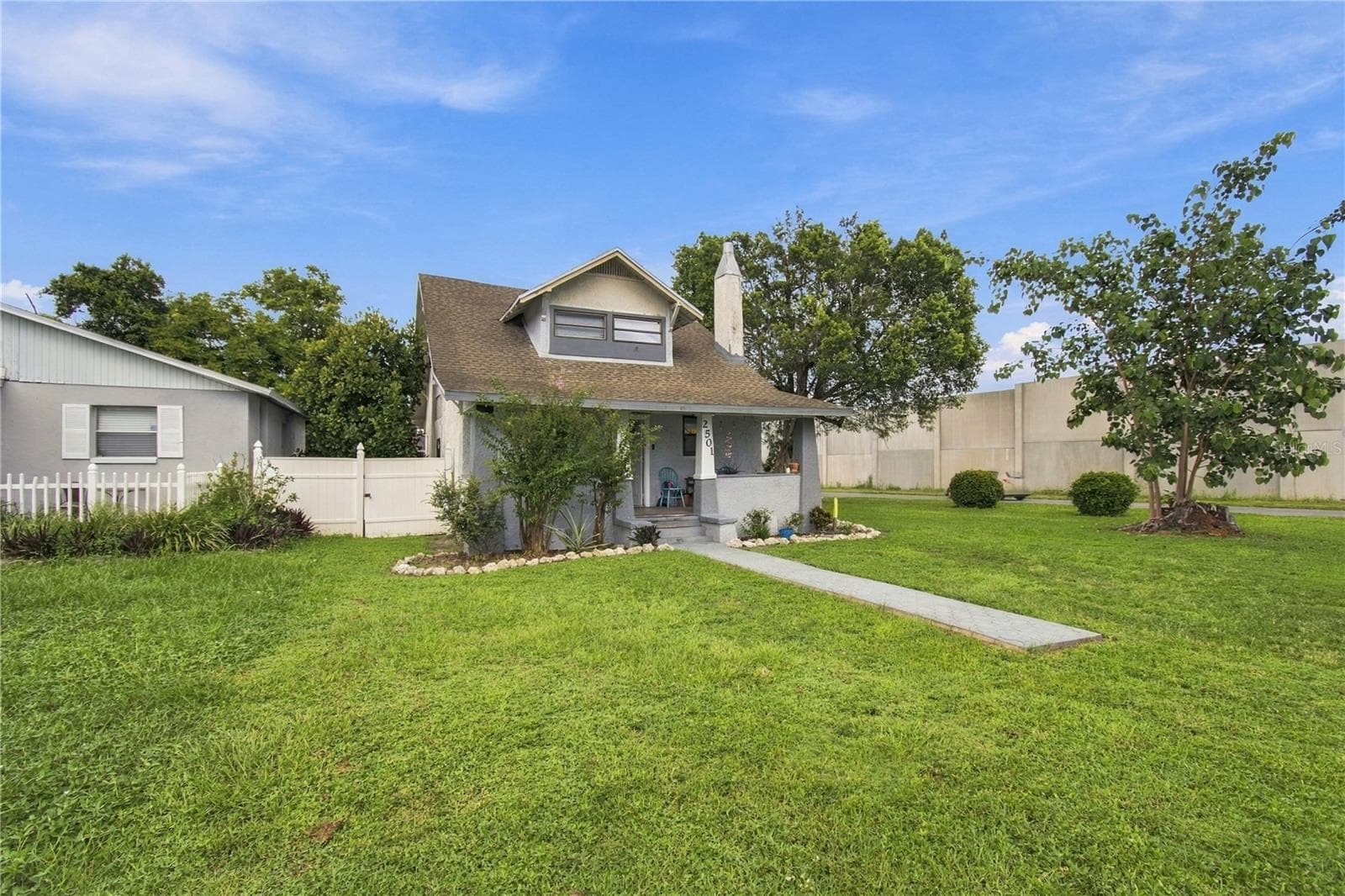 2501 57th Pl N photo 4