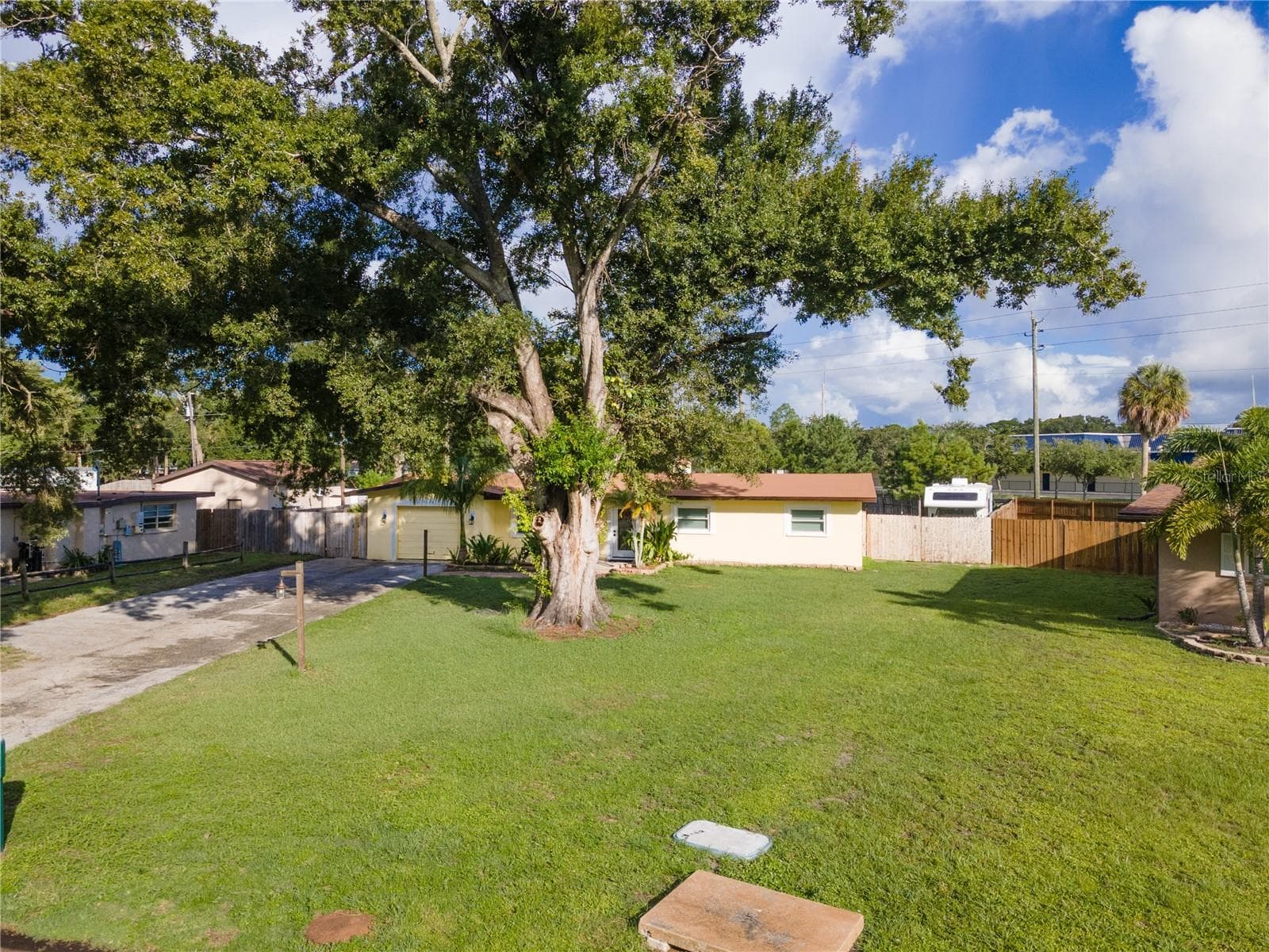 1126 Carmella Cir photo 4