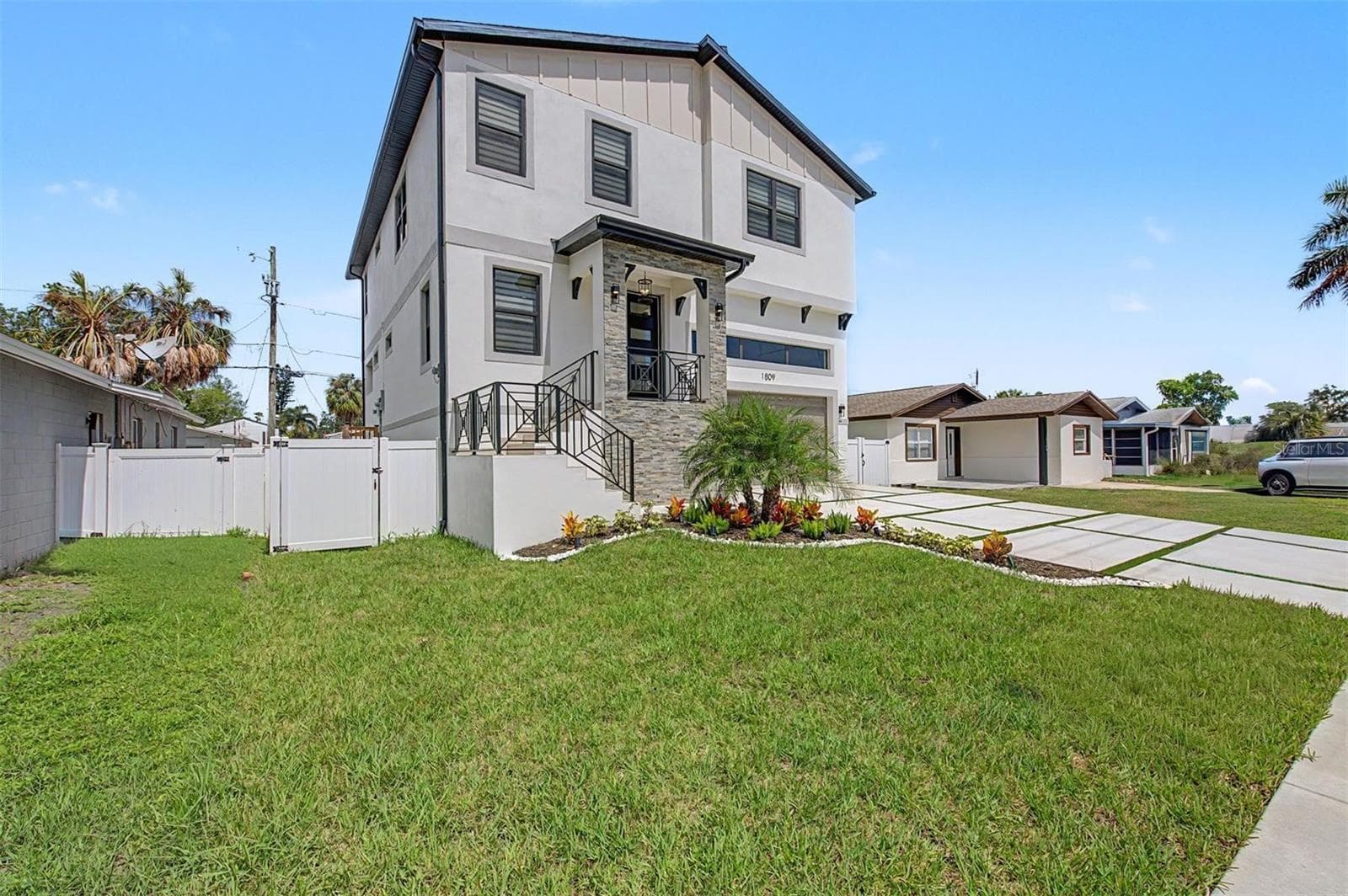 1809 Shore Acres Blvd NE photo 5