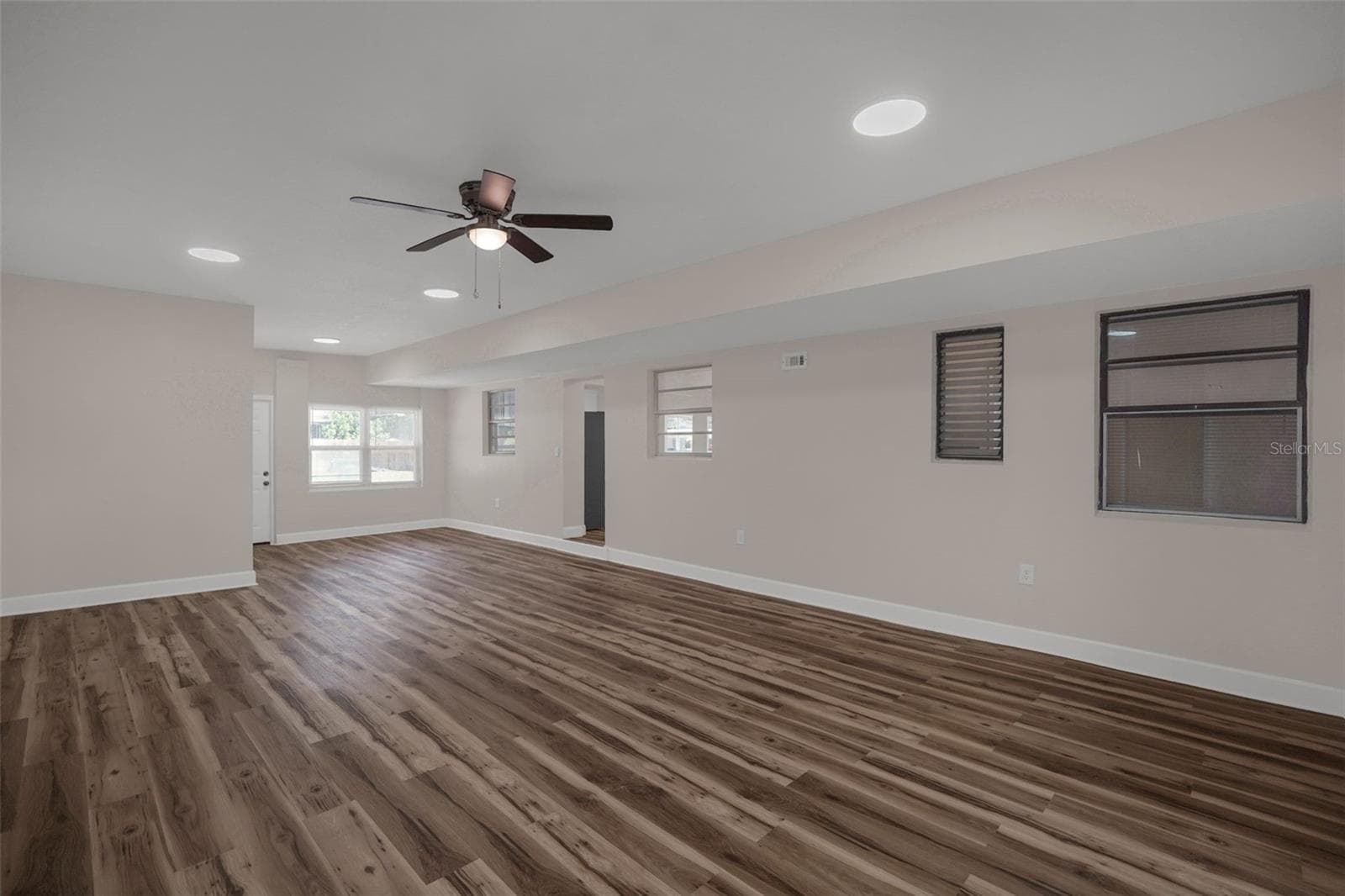 2336 Avenue E NW photo 4