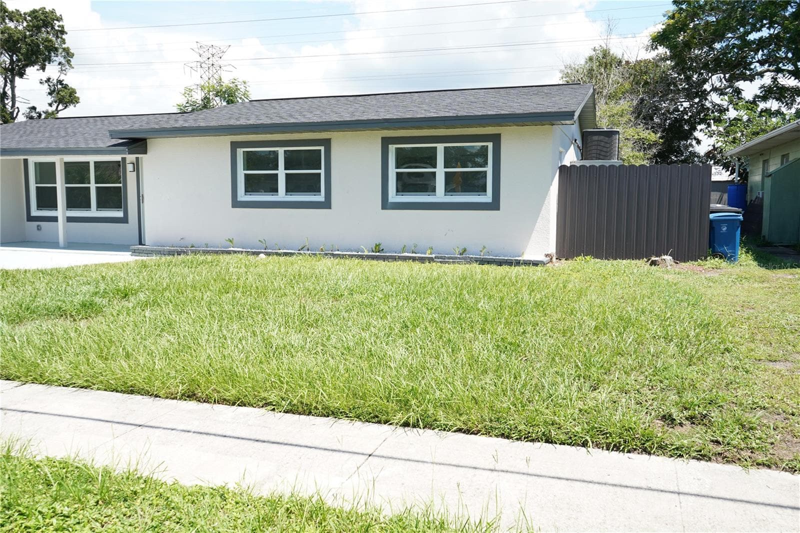 311 Country Club Dr photo 5