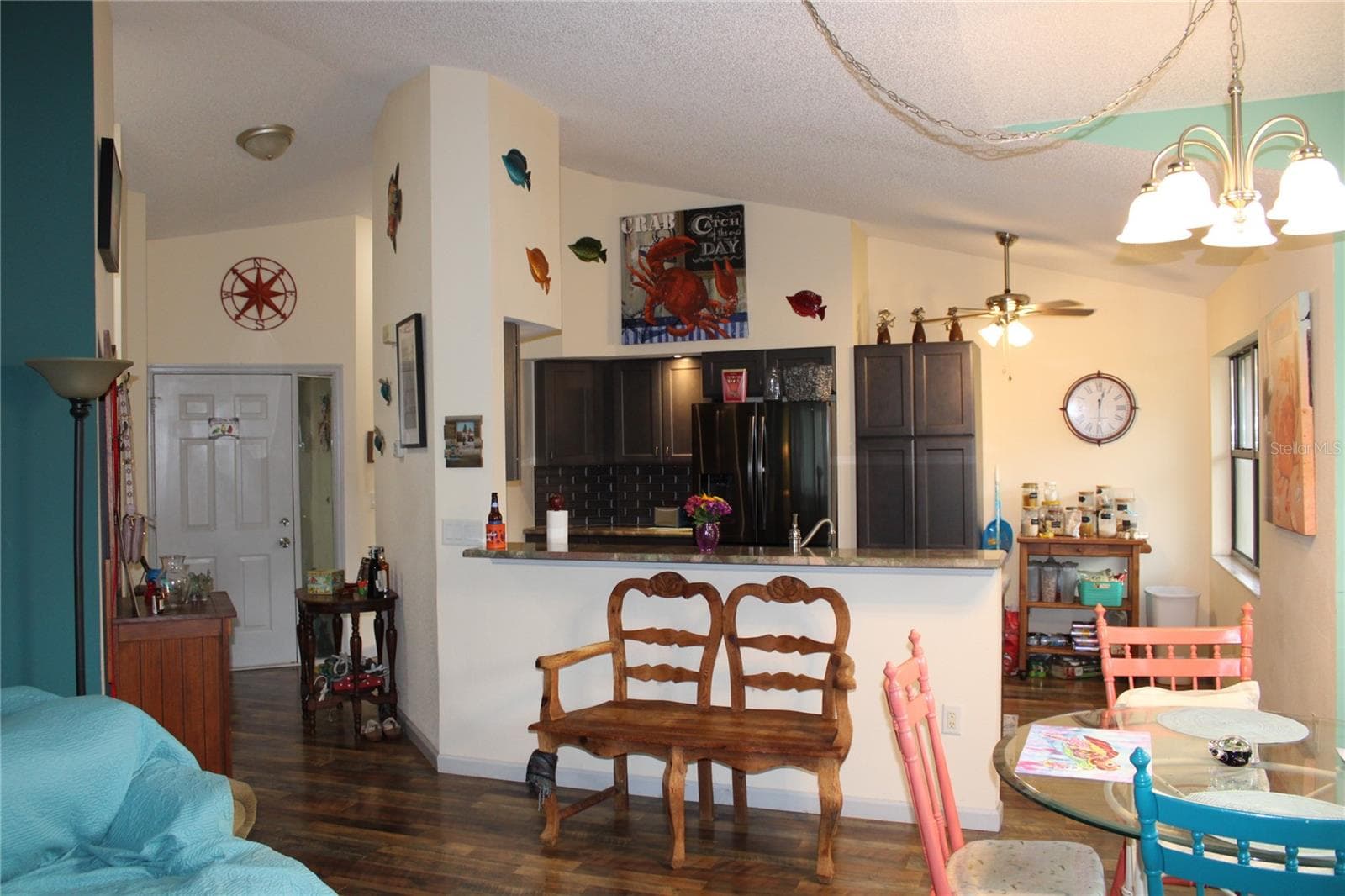 1671 Hamilton CT photo 5