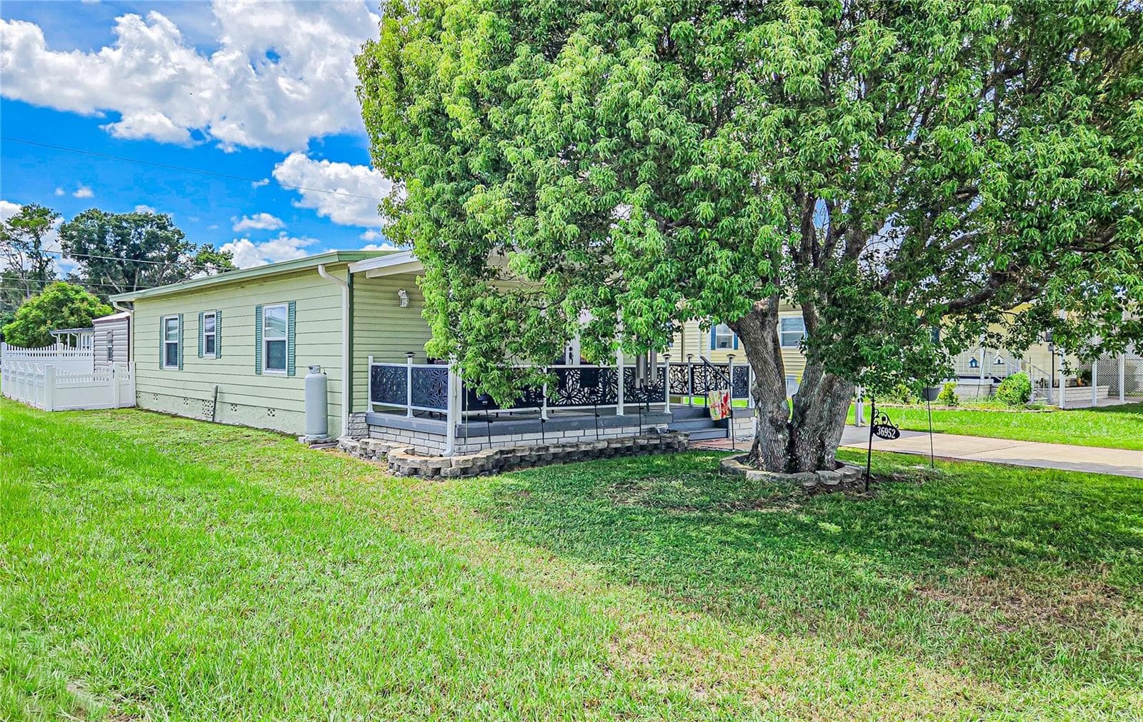 36952 Grace Ave photo 4