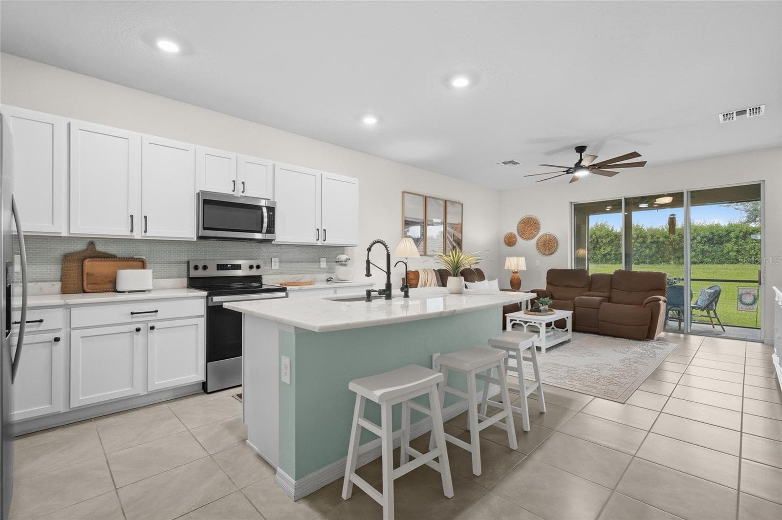17668 Crescent Moon Loop photo 4