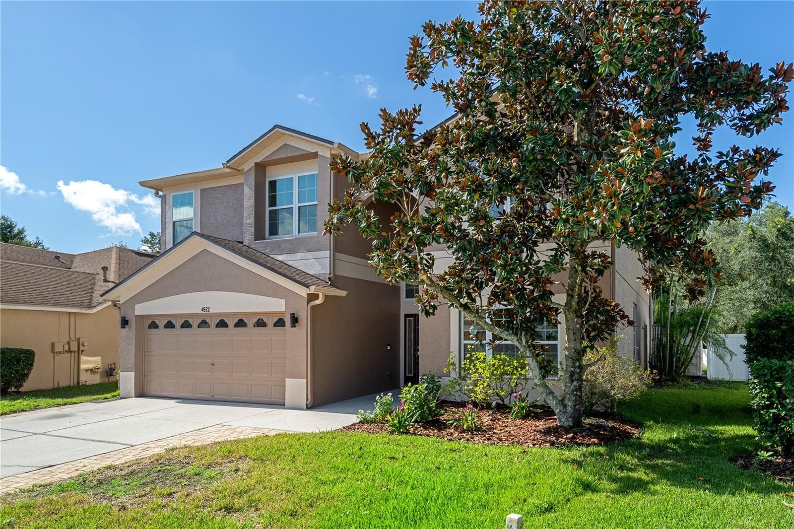 4522 Mapletree Loop photo 5