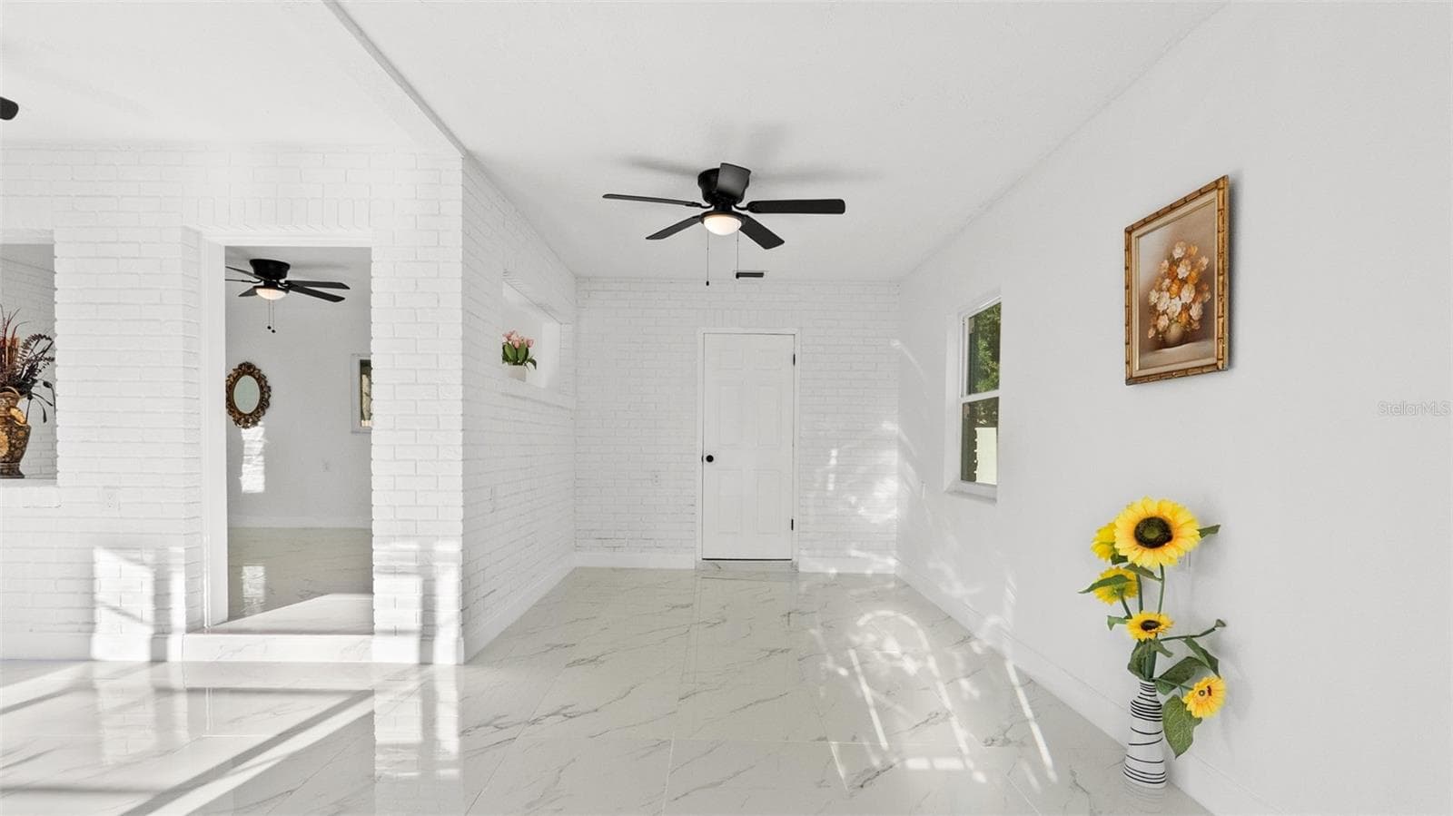 310 Country Club Dr photo 3