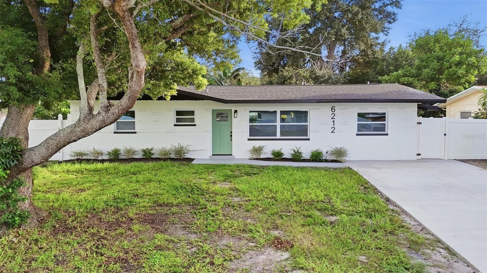 6212 42 Ave N photo 2