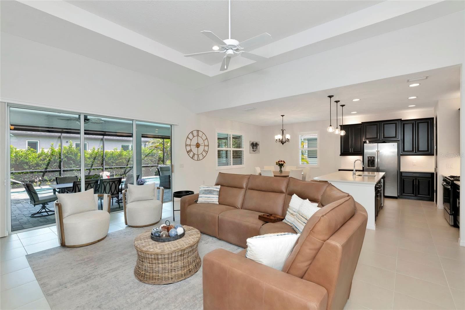 12105 Goldenrod Ave photo 5