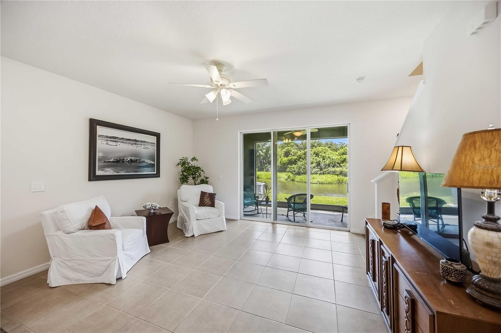 8652 Milestone Dr photo 4