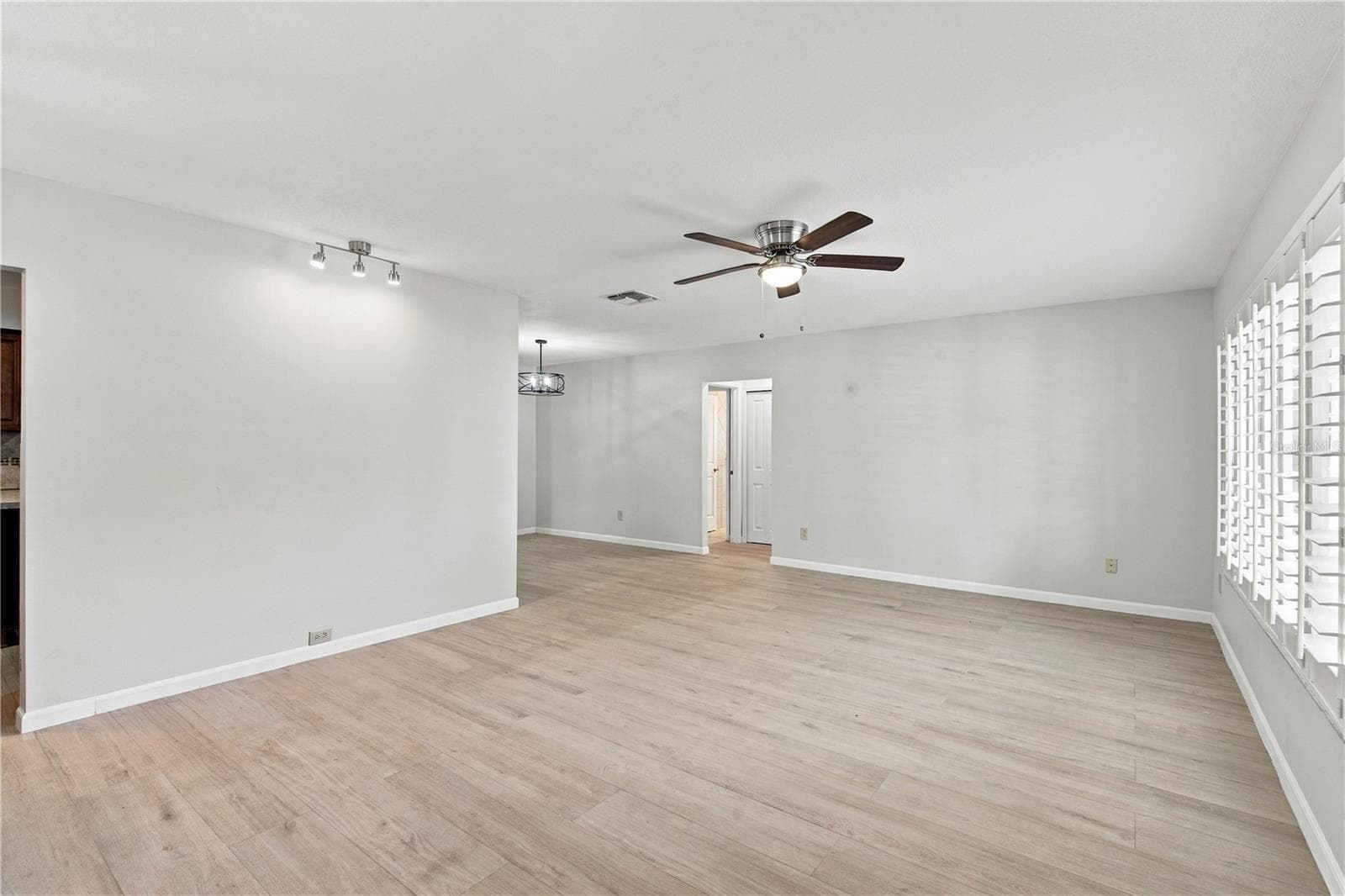 705 Leeward Way photo 4