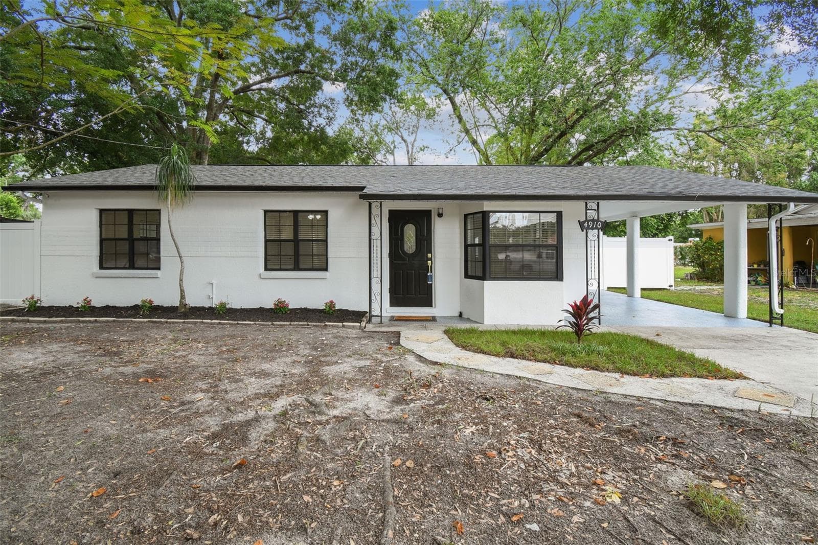 4910 N Darby Ave