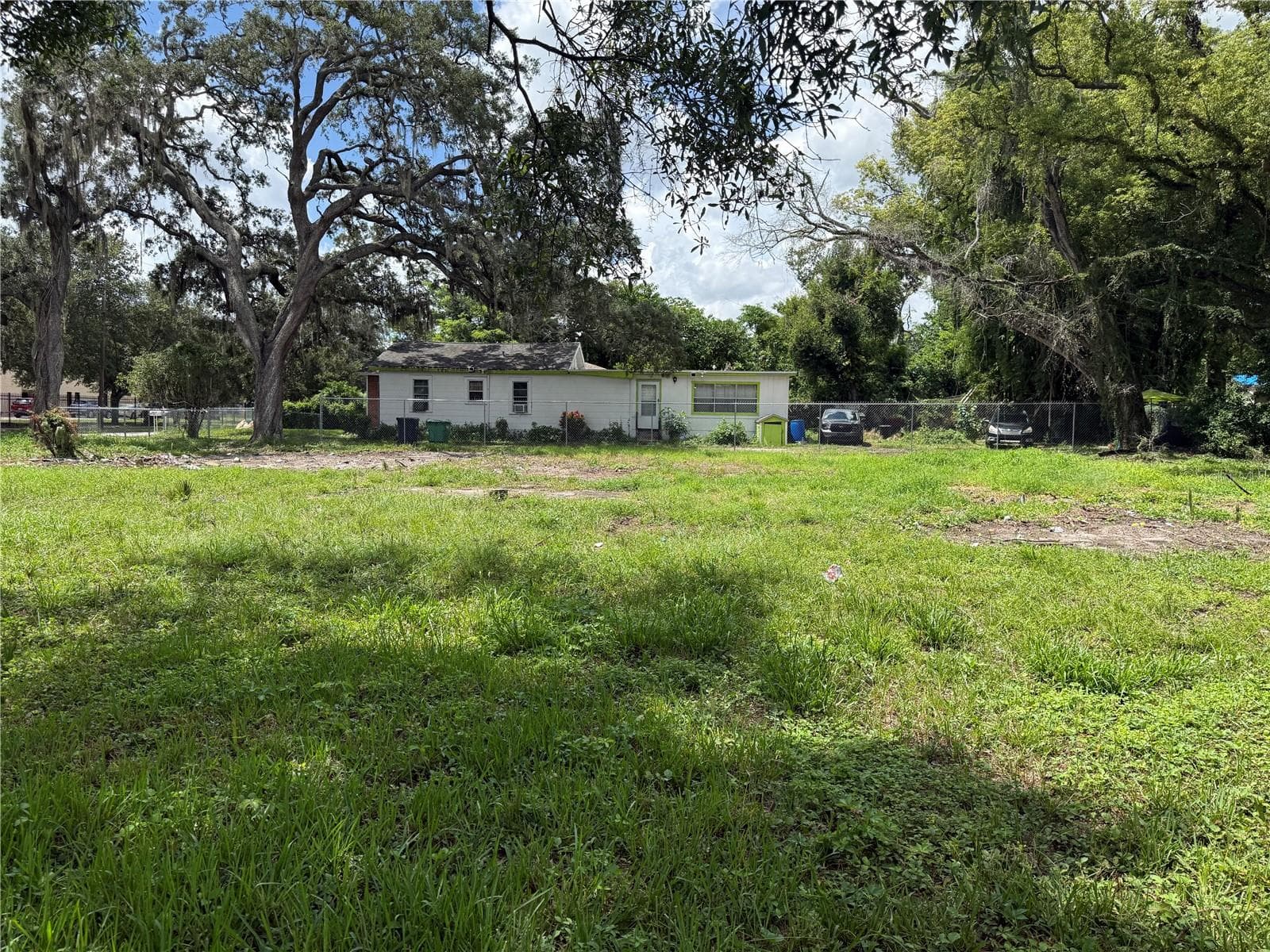 3914 E Louisiana Ave photo 4