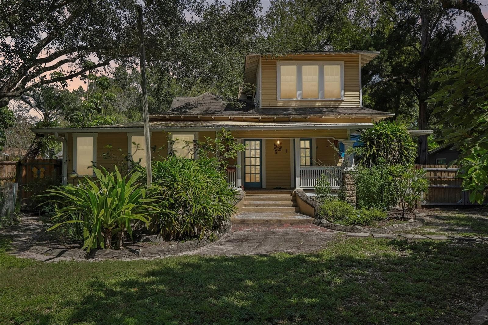 204 W Thomas St photo 2