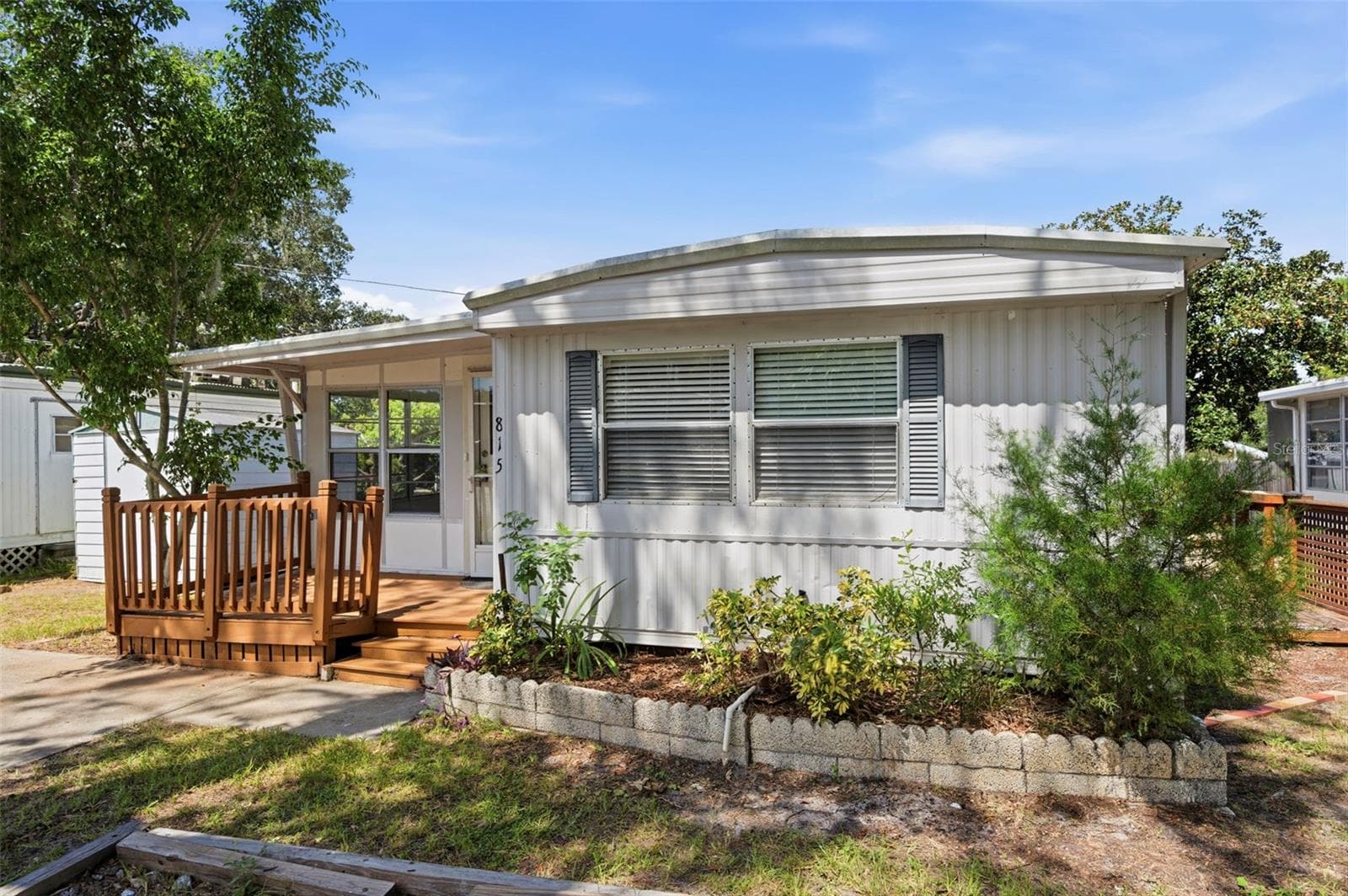 815 Elkan Dr photo 3