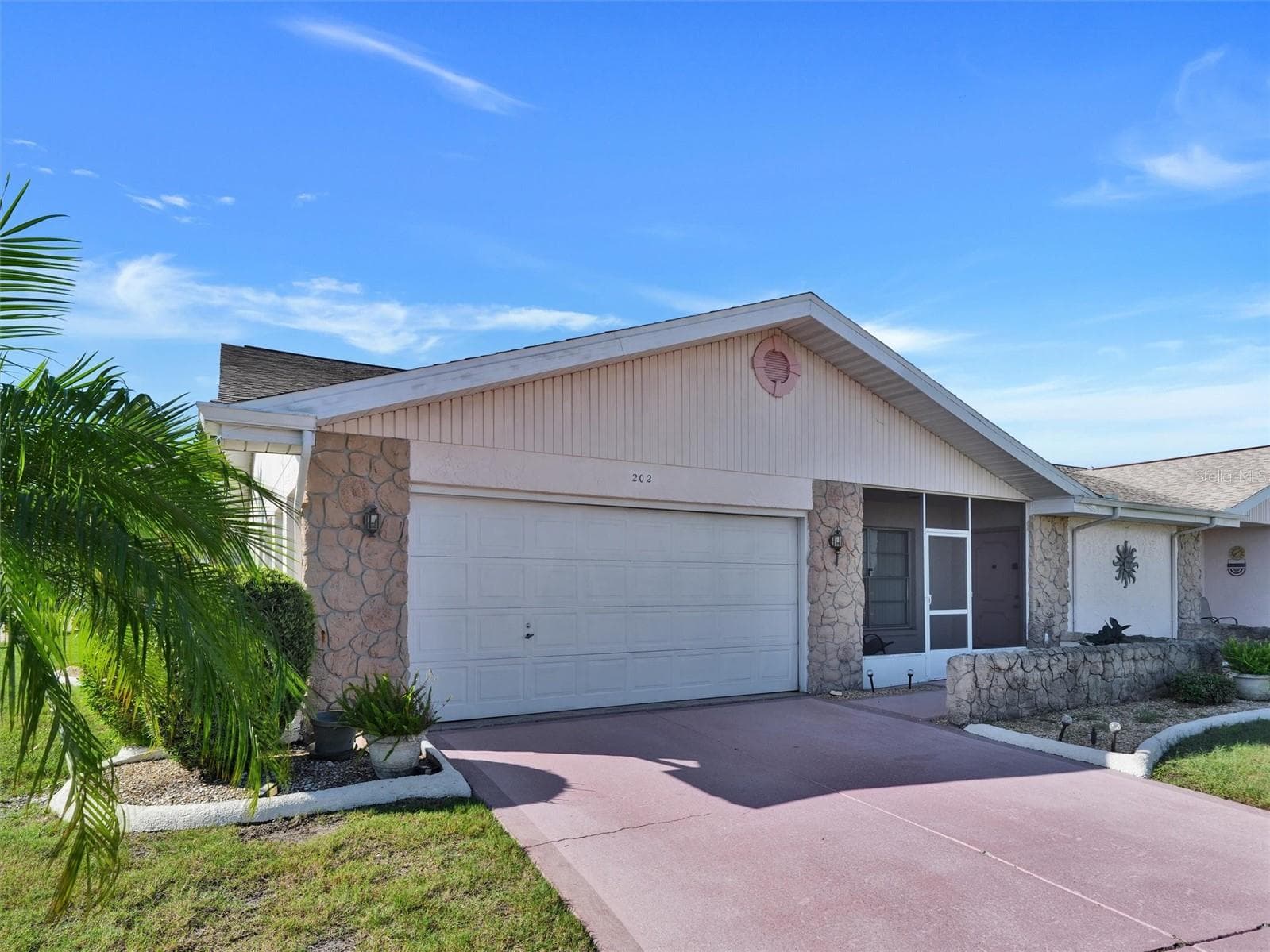 202 Cactusflower Ln photo 2