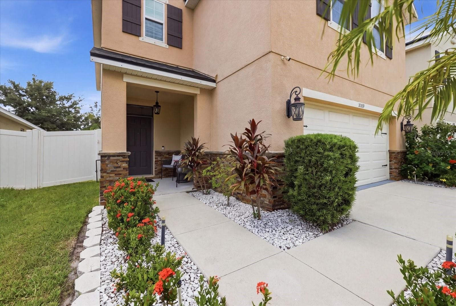 10519 Whispering Hammock Dr photo 3
