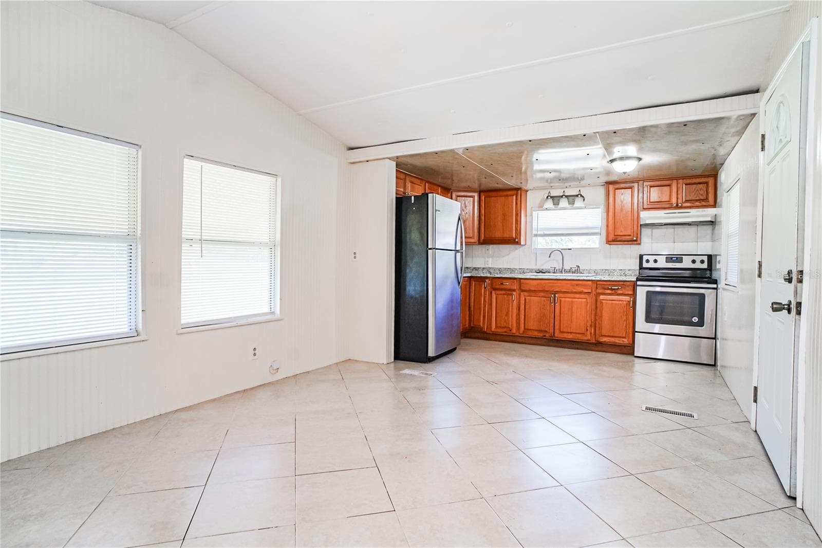 8010 Belcher Ln photo 3
