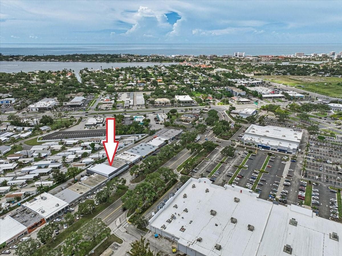2160 Gulf Gate Dr photo 5