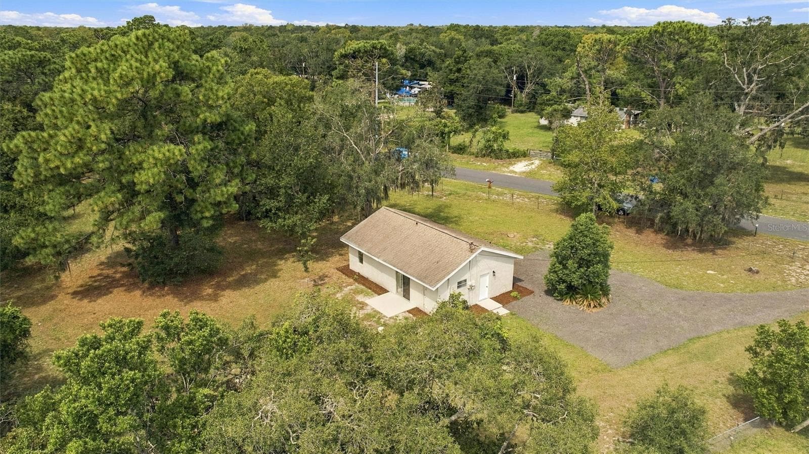 15210 Lancer Rd photo 2