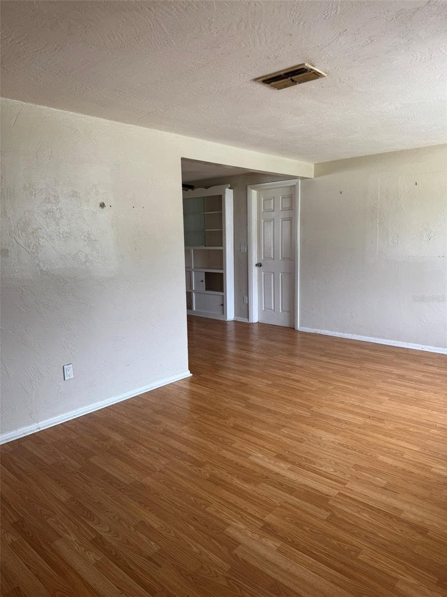 4640 Tropical Ln photo 2