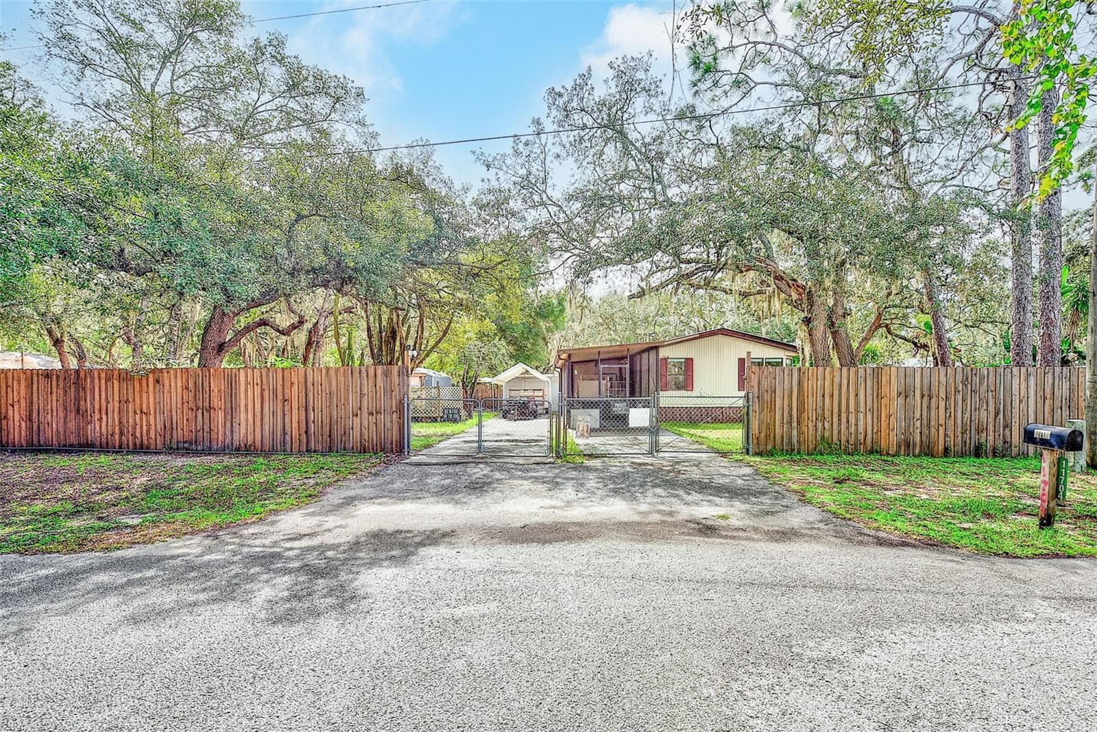 11704 Doaks St photo 5