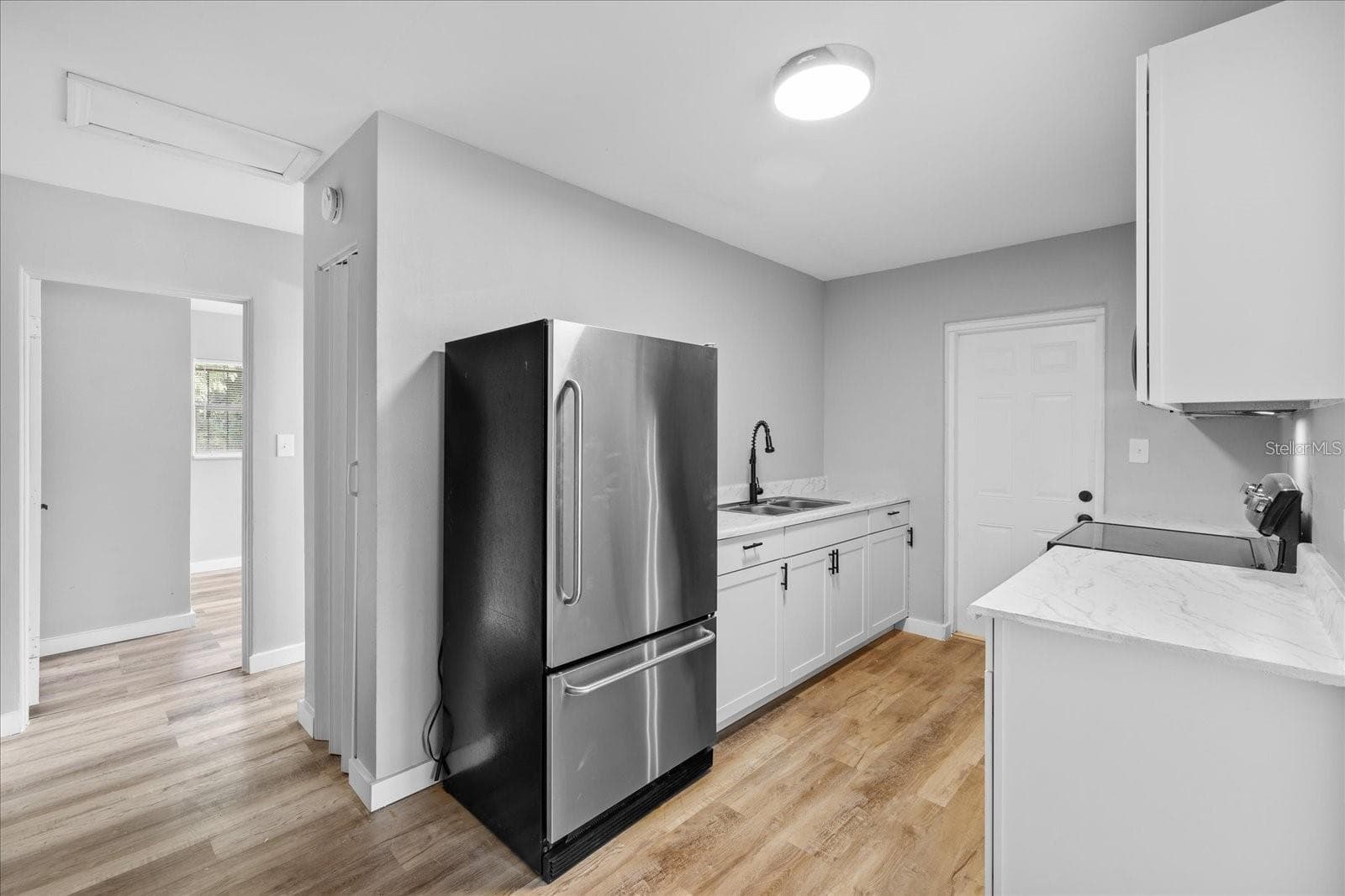 405 Avenue M NE photo 4