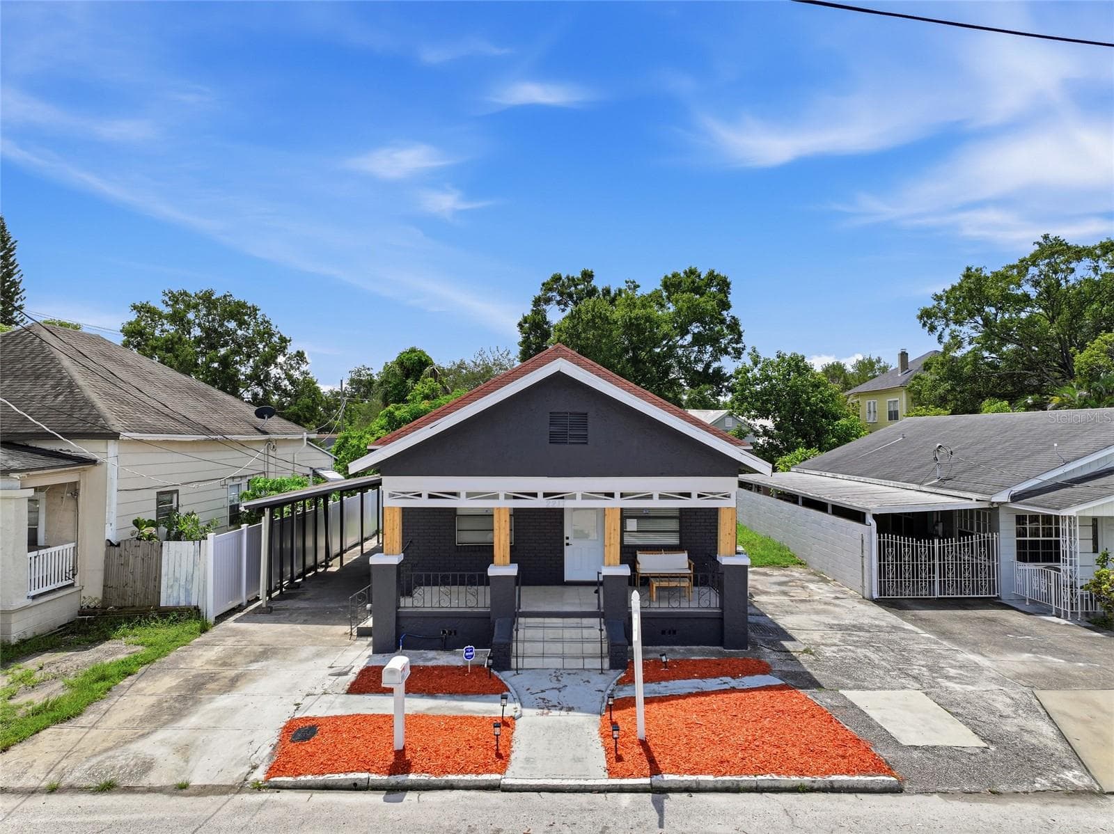 2217 Corrine St photo 3