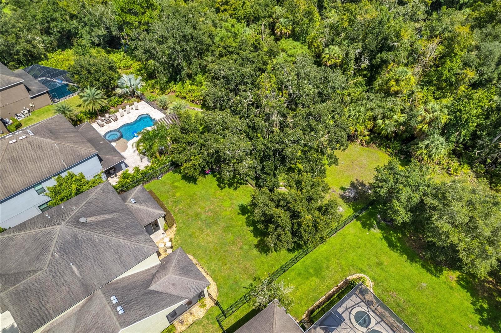 7931 Hampton Lake Dr photo 3