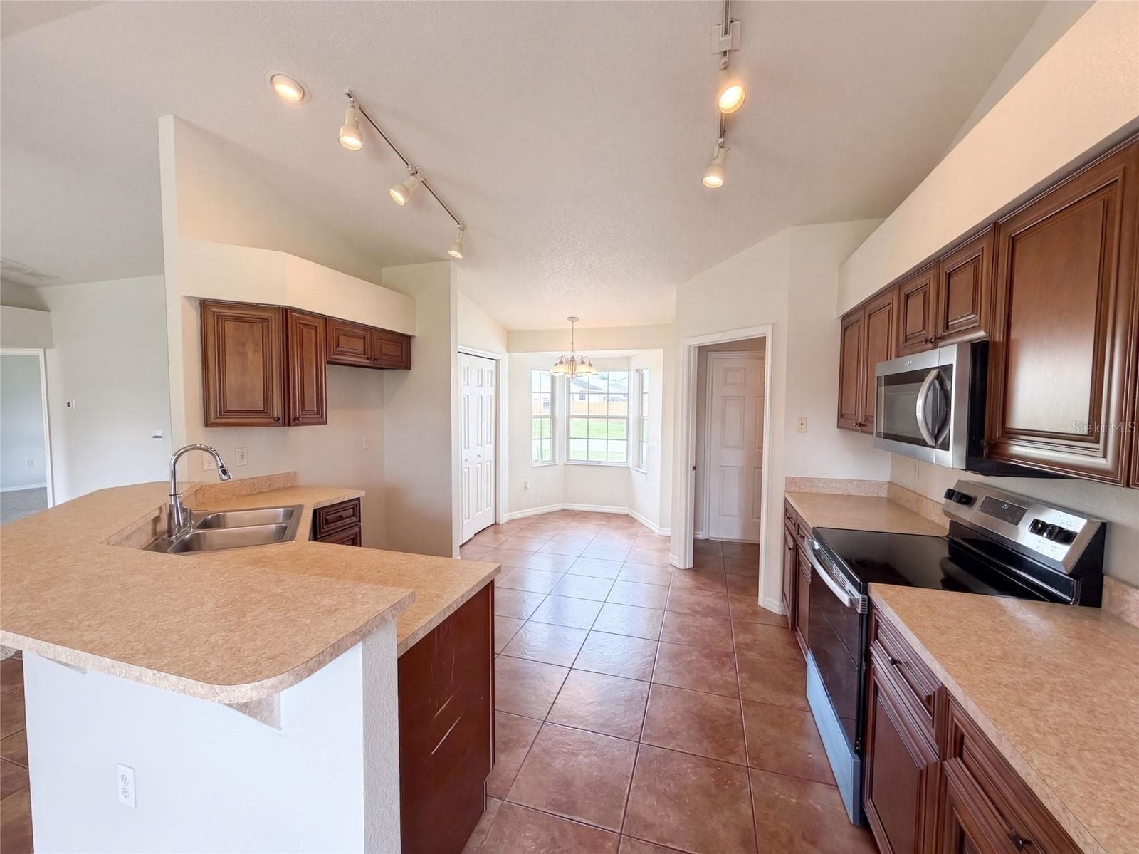 6536 Horizon Point Dr photo 2