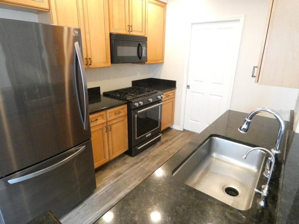 11506 Fountainhead Dr photo 2