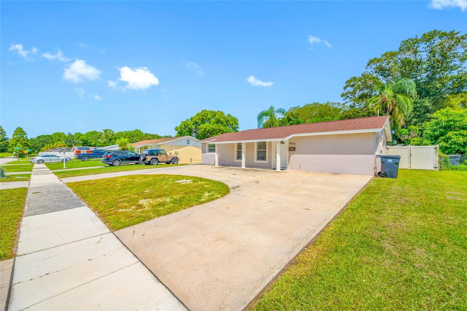 8339 Drycreek Dr photo 4