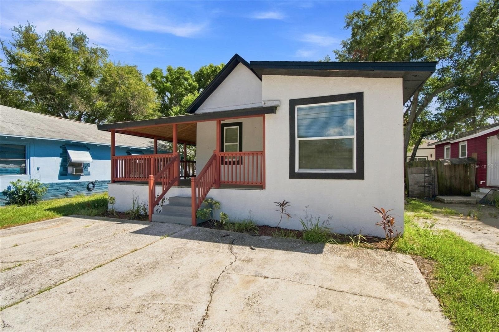 1129 Carlton St photo 3