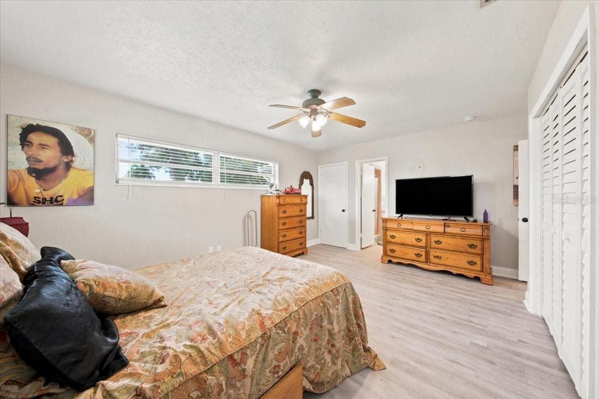 3002 W Marlin Ave photo 4