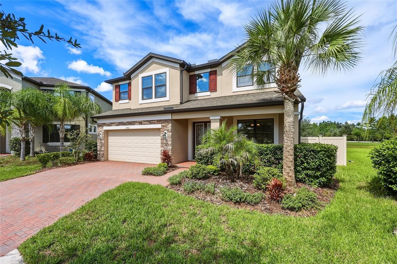 10702 Pleasant Knoll Dr photo 2