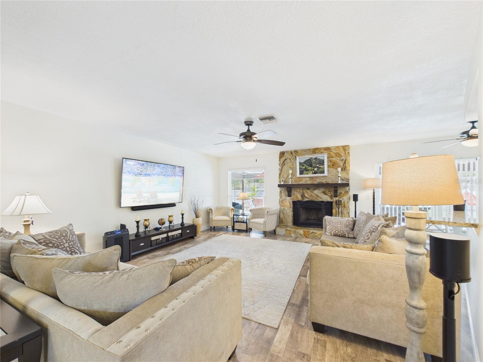16004 Eagle River Way photo 5