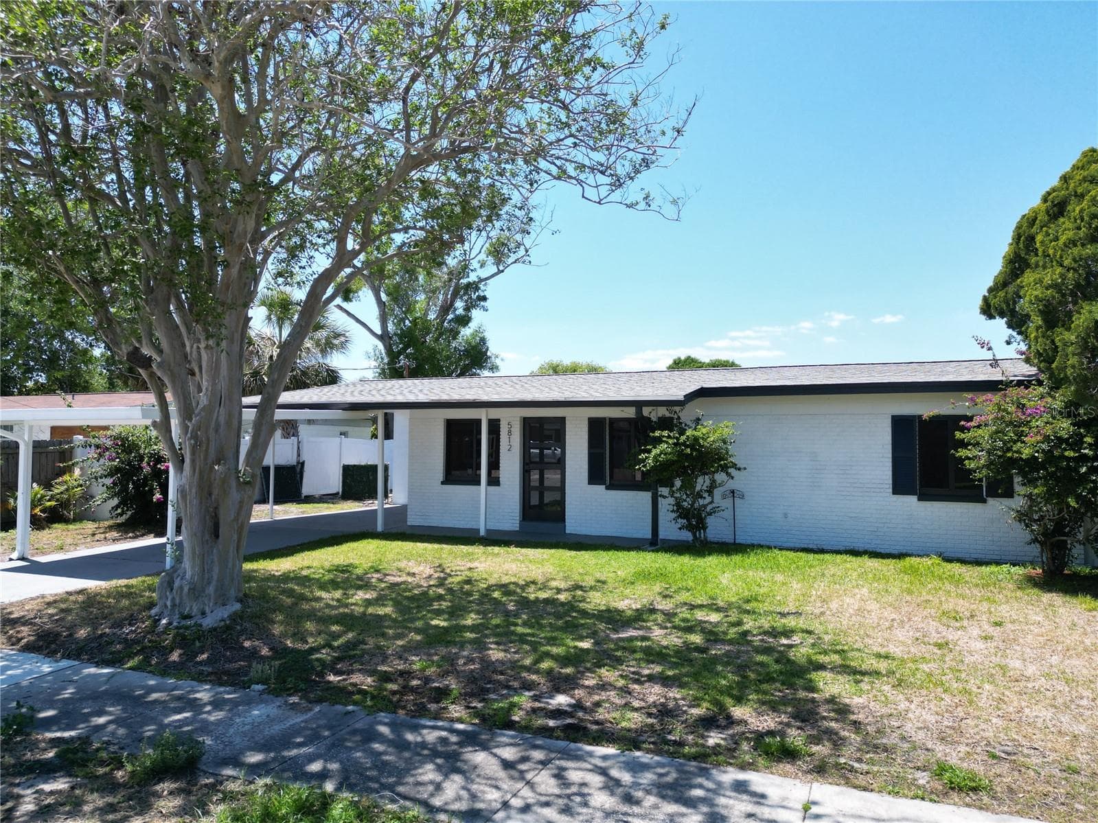 5812 Liverpool Dr photo 2