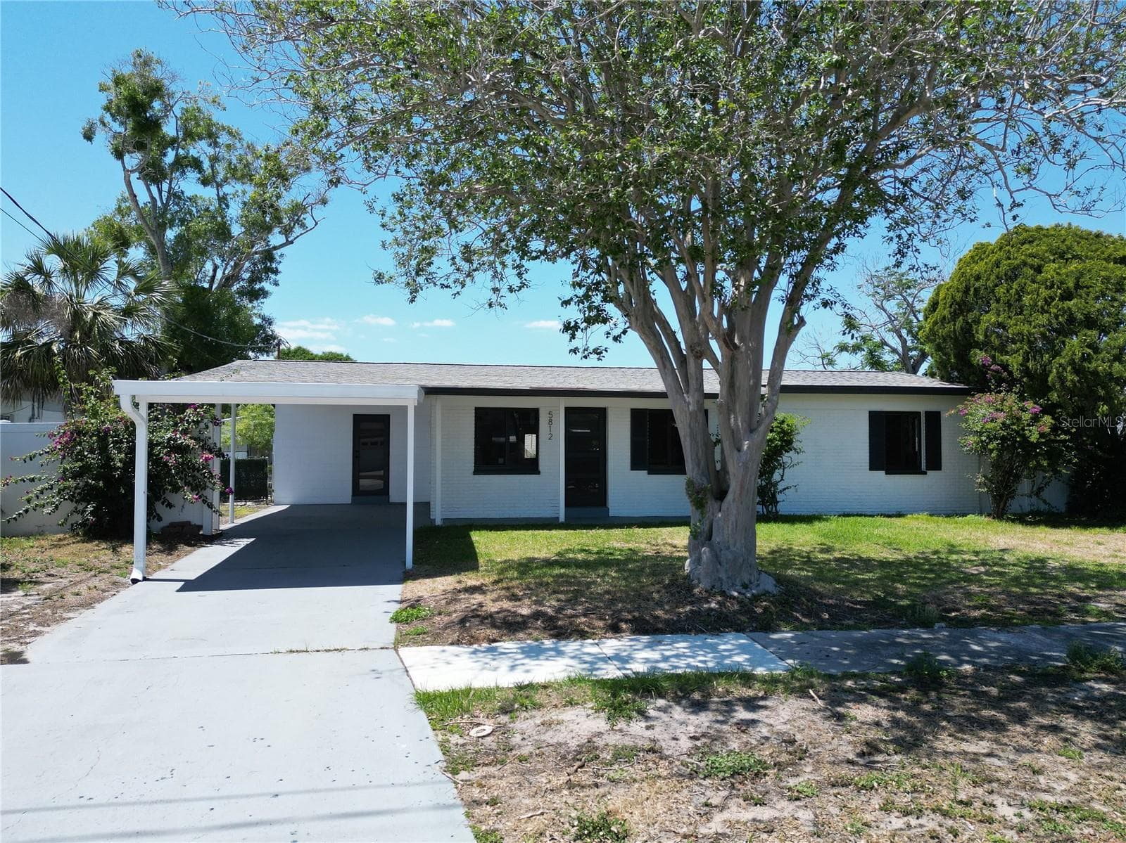 5812 Liverpool Dr photo 3
