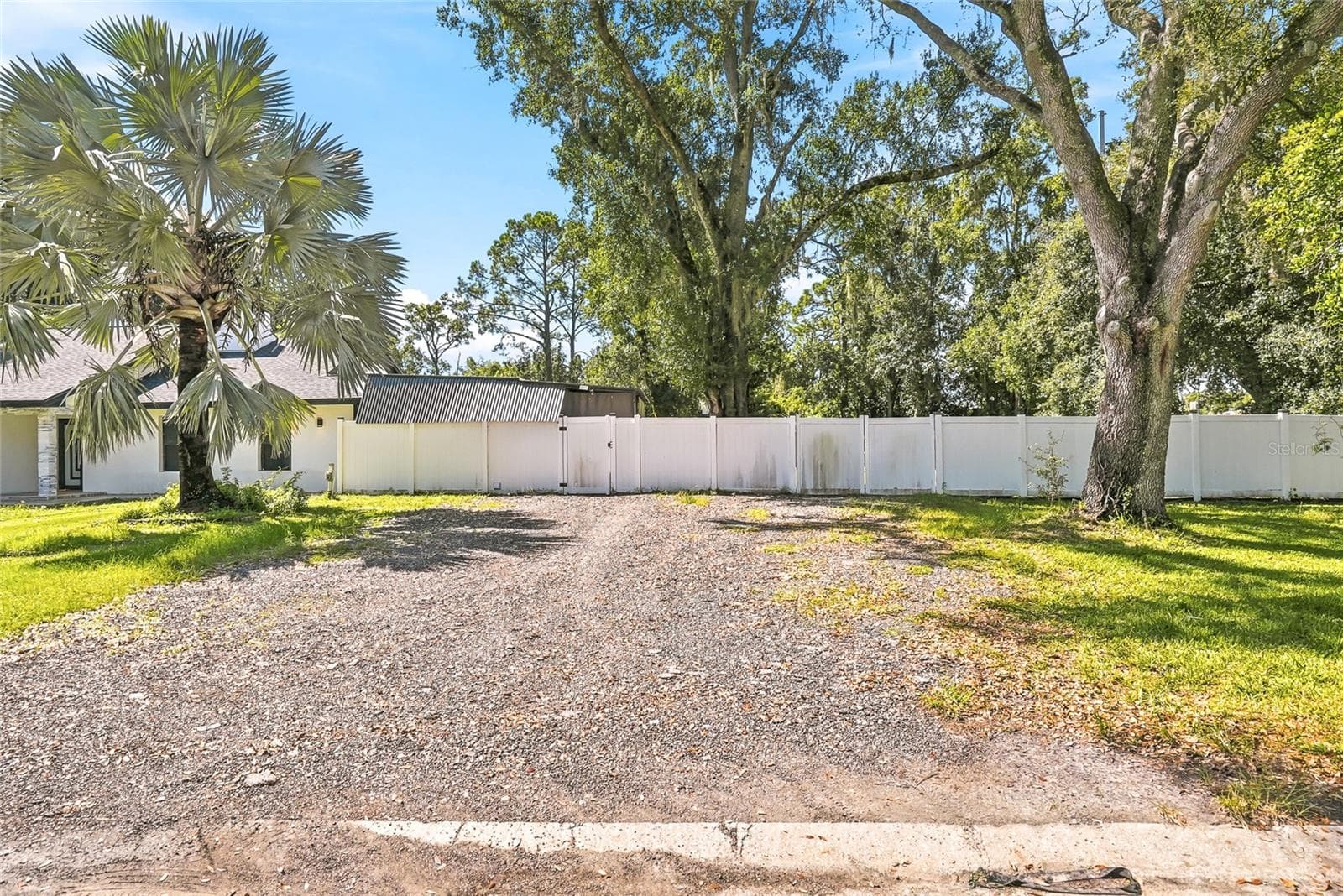 12726 Barrett Dr photo 3