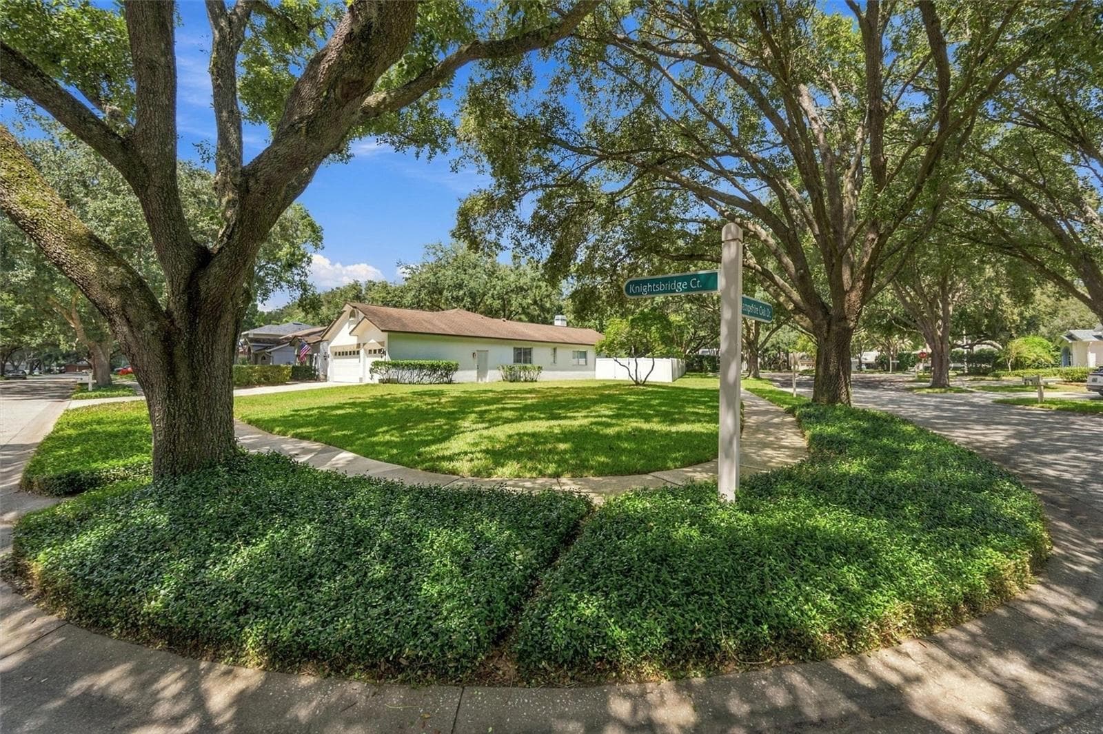 9316 Knightsbridge CT photo 3