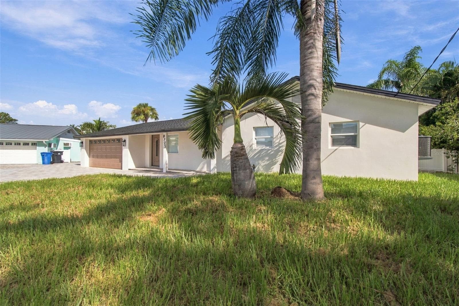 8725 Thornwood Ln photo 2